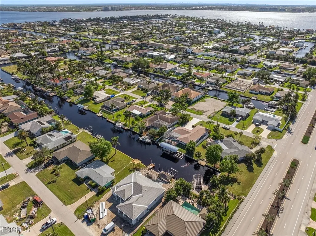 807 Montclaire Court Cape Coral FL 33904