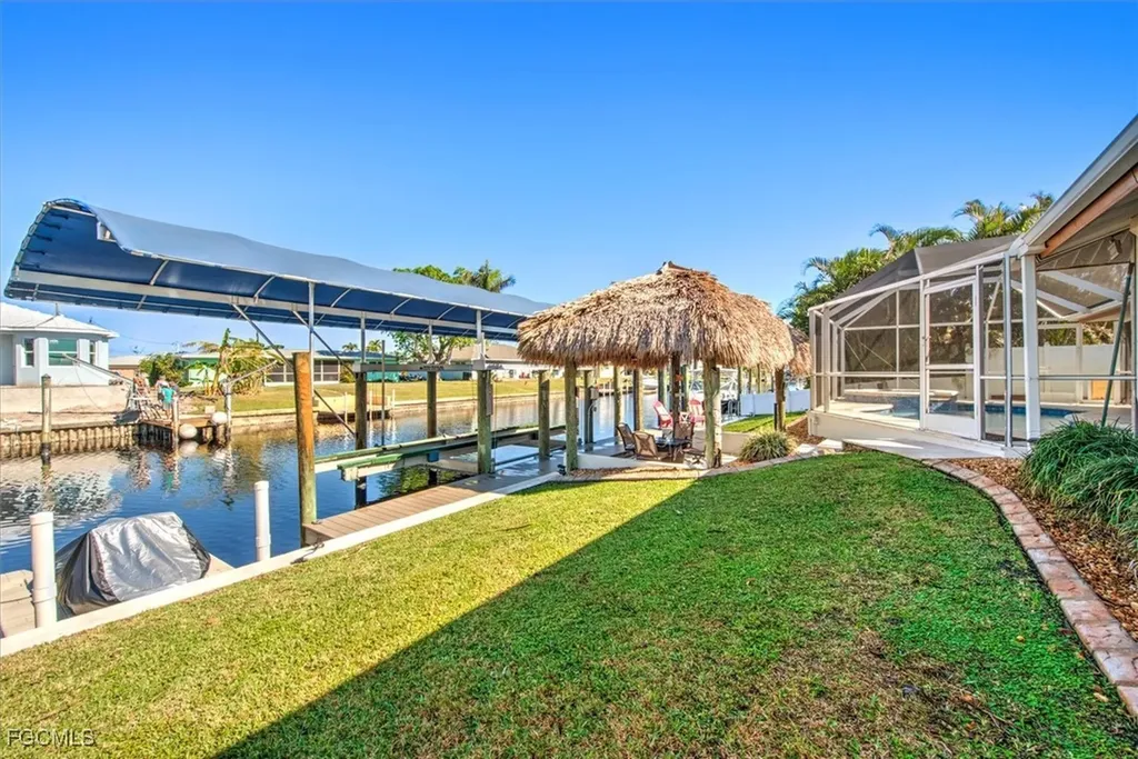 807 Montclaire Court Cape Coral FL 33904