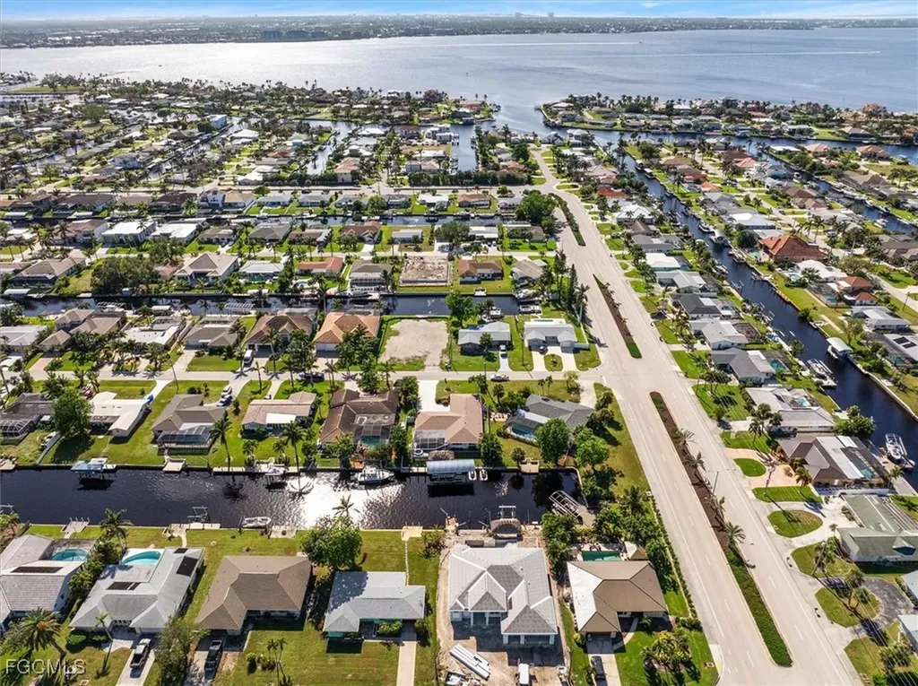 807 Montclaire Court Cape Coral FL 33904
