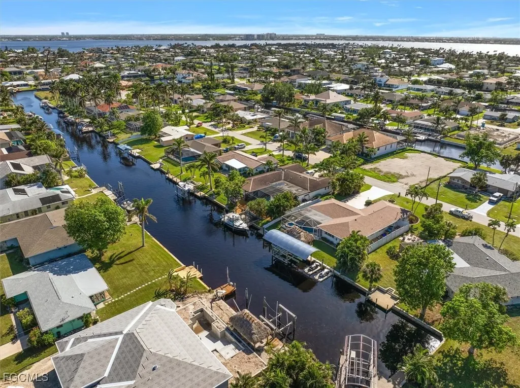 807 Montclaire Court Cape Coral FL 33904