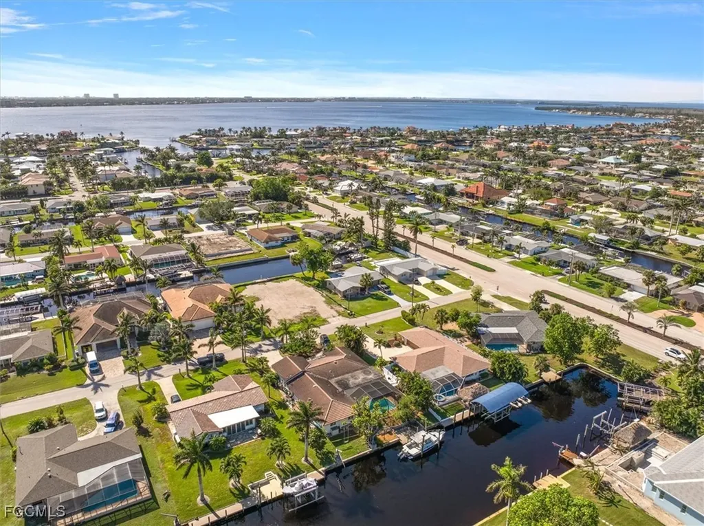807 Montclaire Court Cape Coral FL 33904