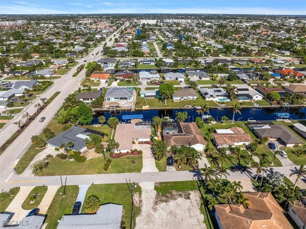 807 Montclaire Court Cape Coral FL 33904