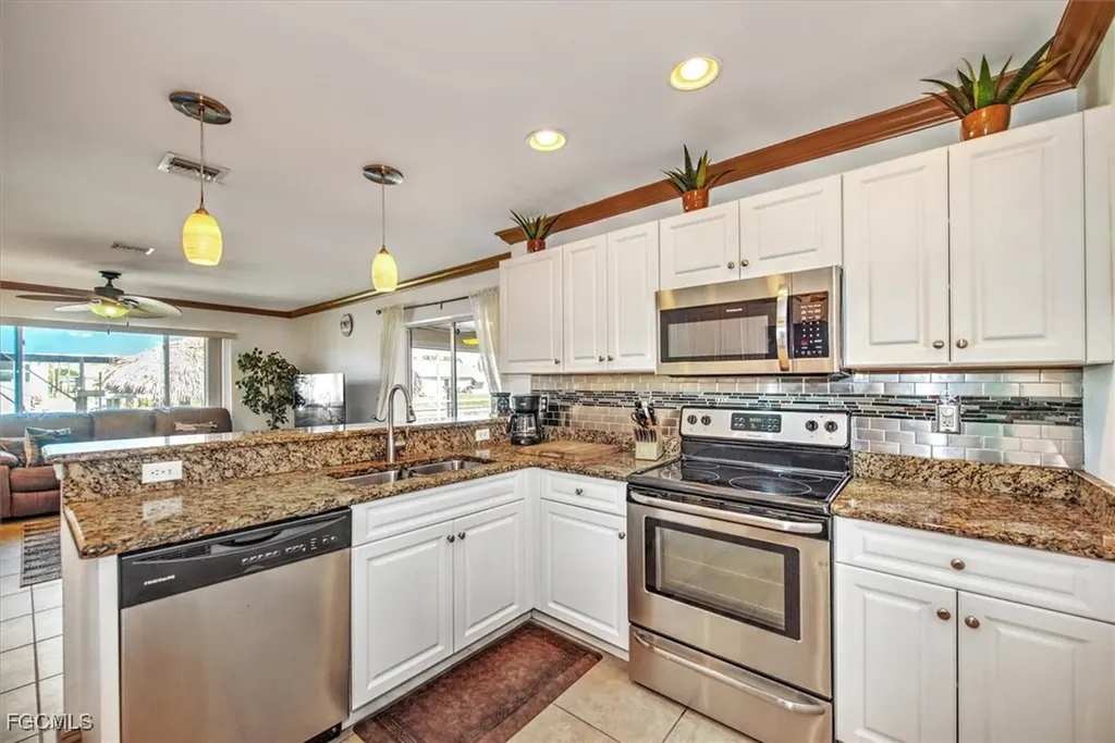 807 Montclaire Court Cape Coral FL 33904