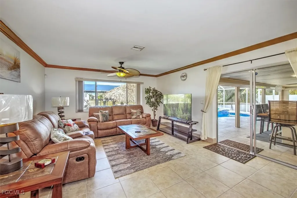 807 Montclaire Court Cape Coral FL 33904
