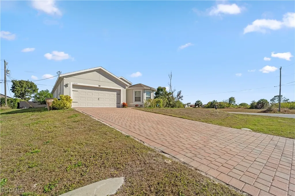 1809 NE 5th Court Cape Coral FL 33909