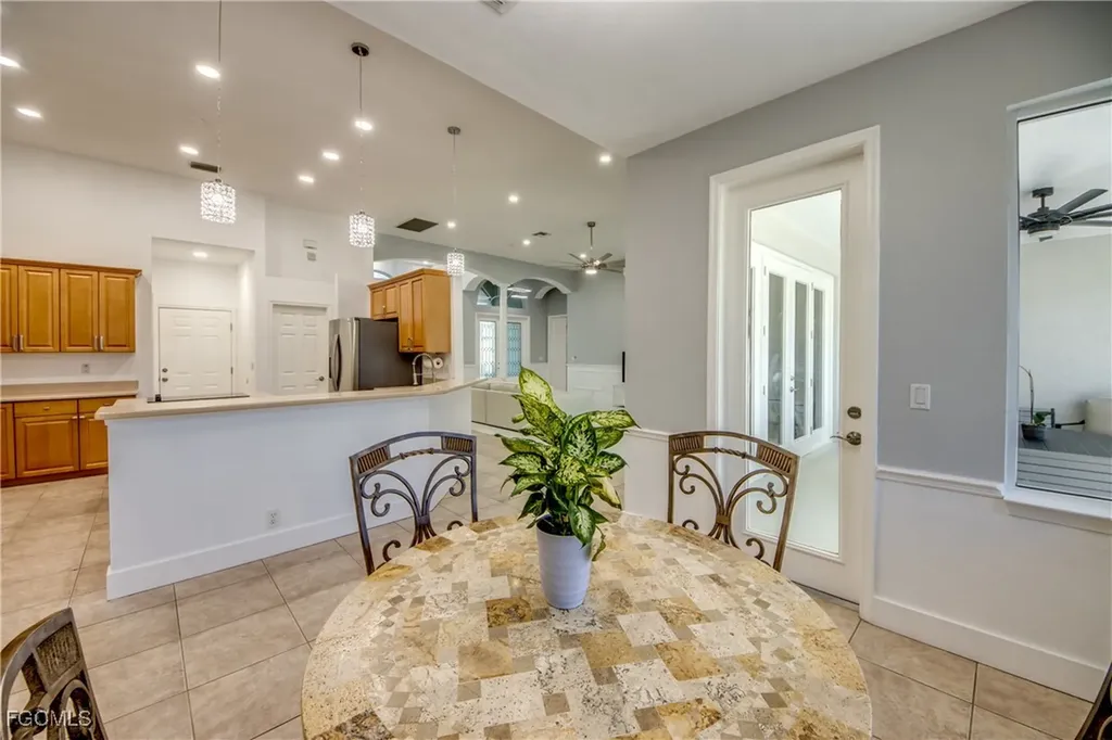 5219 SW 11th Place Cape Coral FL 33914