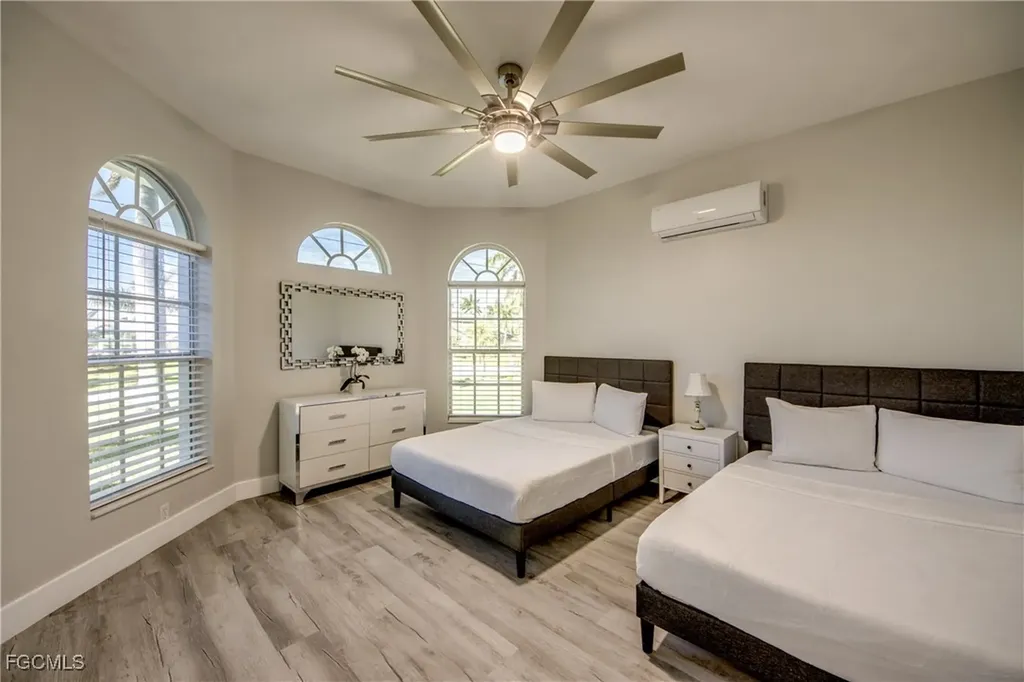 5219 SW 11th Place Cape Coral FL 33914