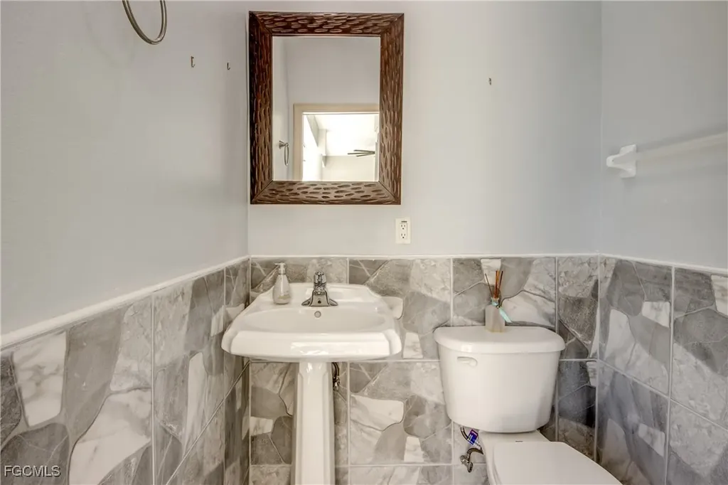 5219 SW 11th Place Cape Coral FL 33914