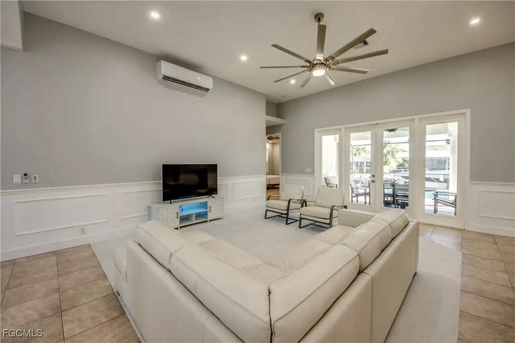 5219 SW 11th Place Cape Coral FL 33914