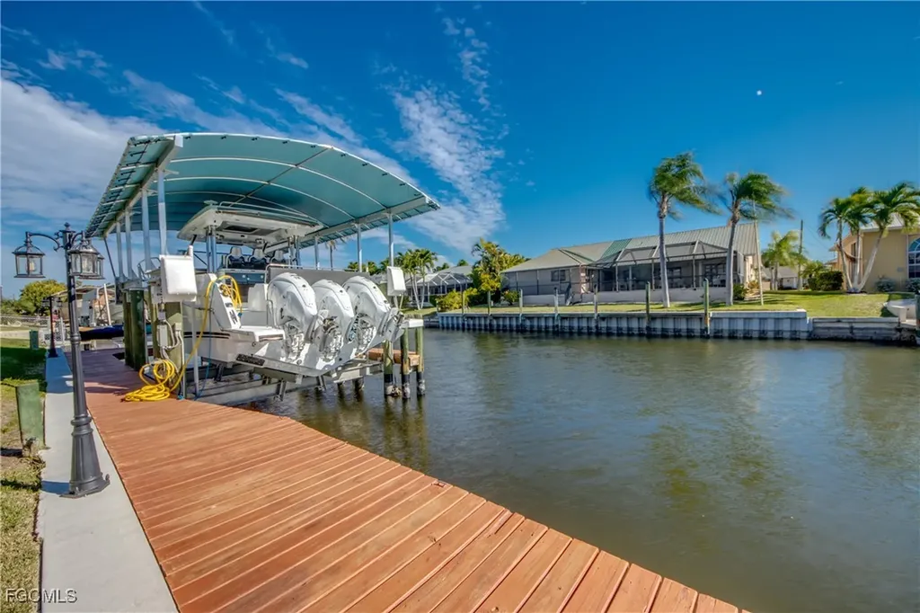 5219 SW 11th Place Cape Coral FL 33914
