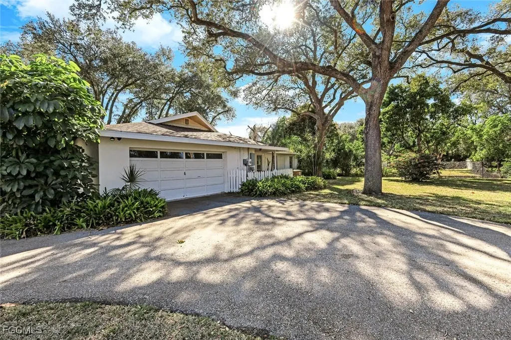 1334 Vesper Drive Fort Myers FL 33901