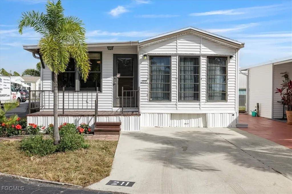 211 Sojourn Drive North Fort Myers FL 33903