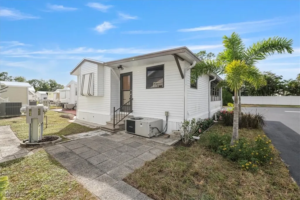 211 Sojourn Drive North Fort Myers FL 33903
