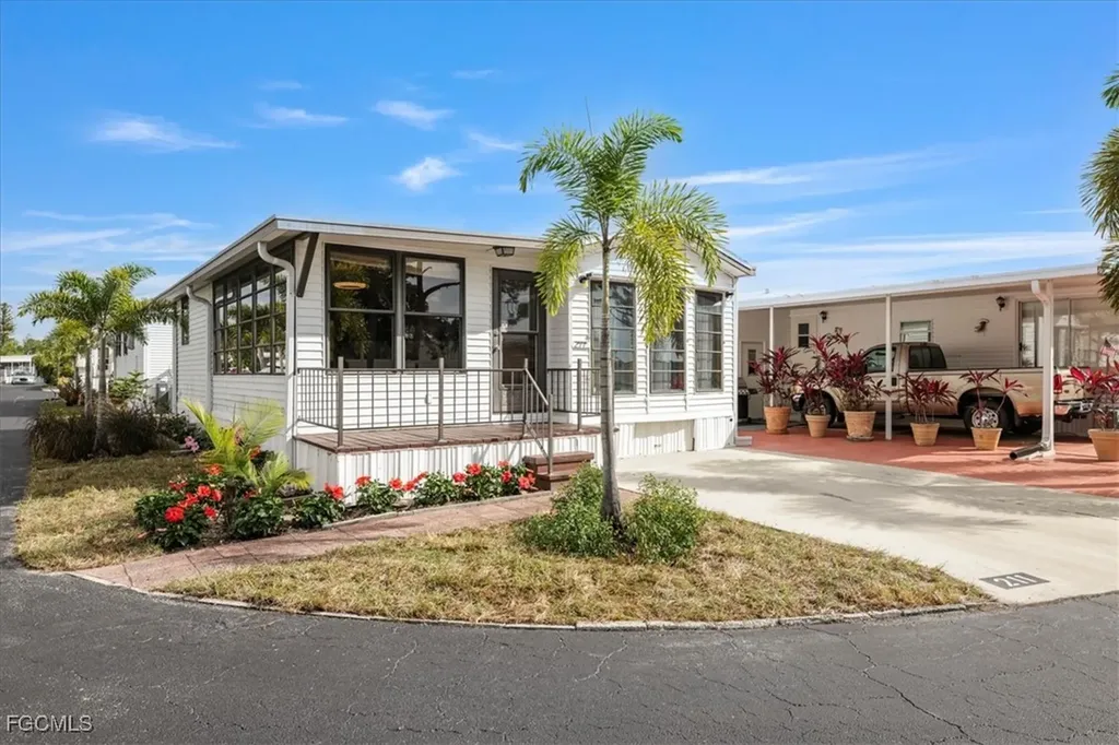 211 Sojourn Drive North Fort Myers FL 33903