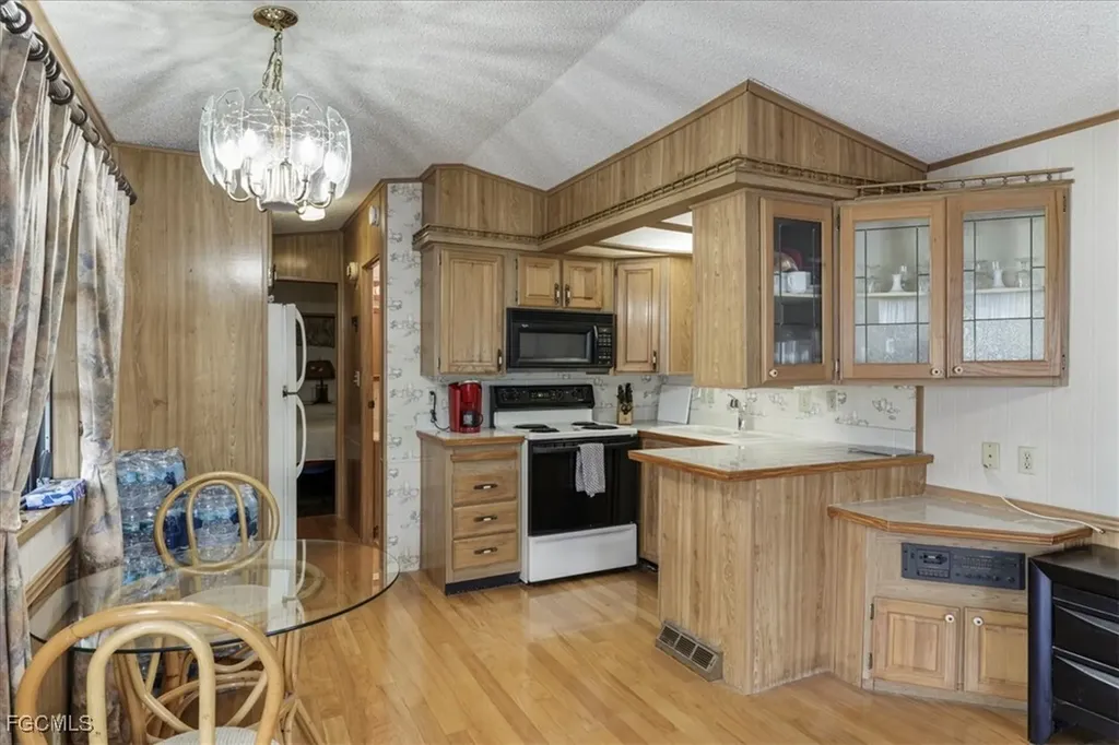 211 Sojourn Drive North Fort Myers FL 33903