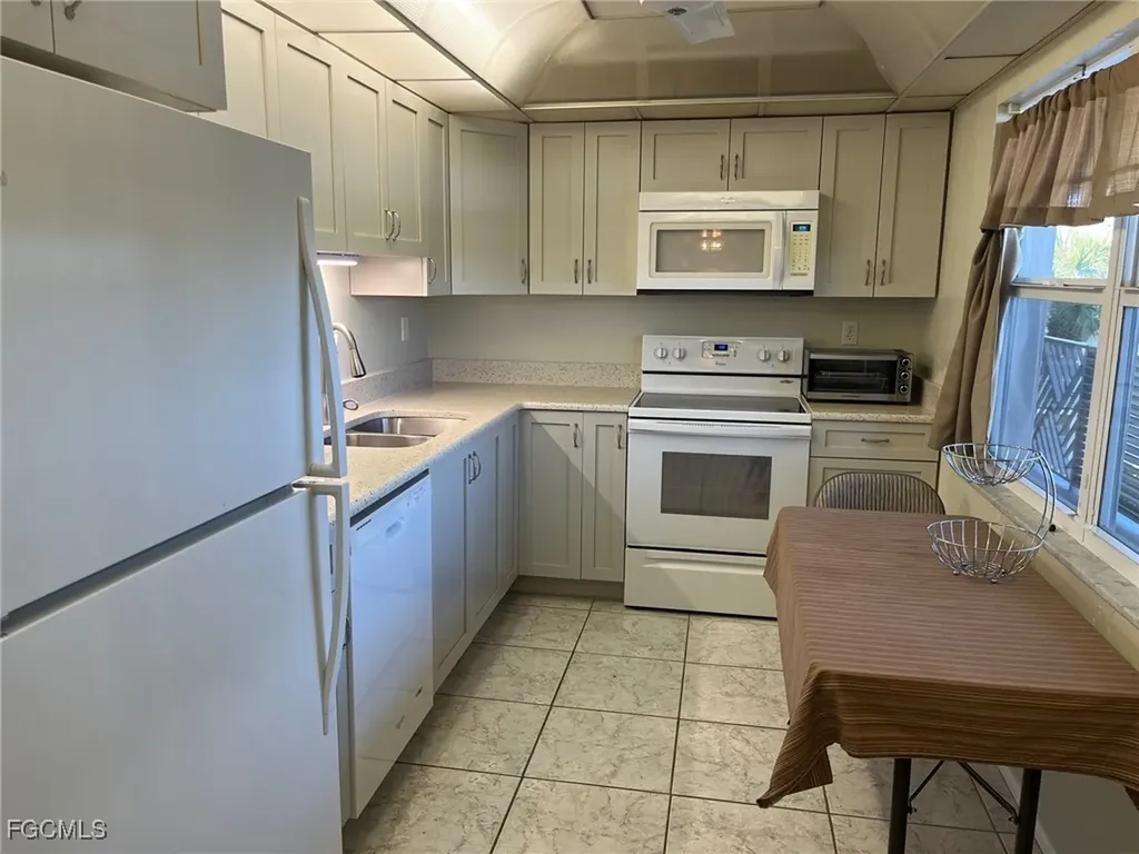 6102 Augusta Drive Fort Myers FL 33907