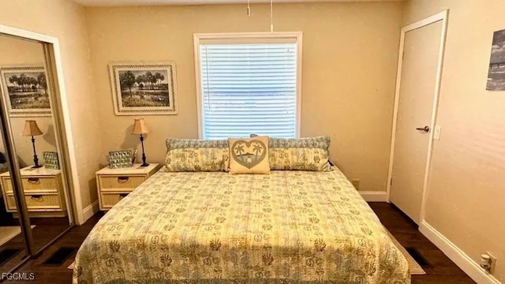 5520 Colonial Road North Fort Myers FL 33917