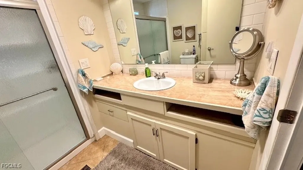 5520 Colonial Road North Fort Myers FL 33917