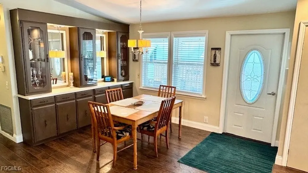 5520 Colonial Road North Fort Myers FL 33917