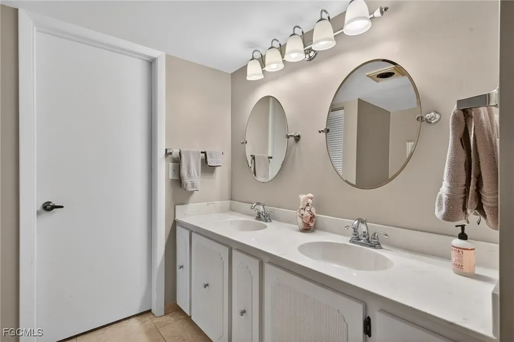 4570 Trawler Court Fort Myers FL 33919