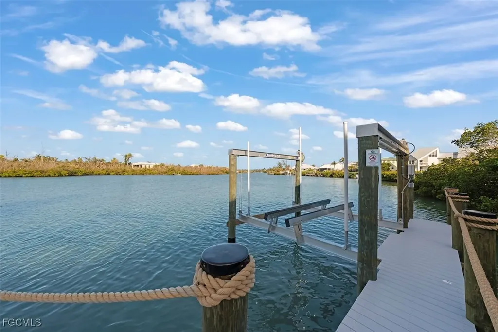 6401 Pine Avenue Sanibel FL 33957