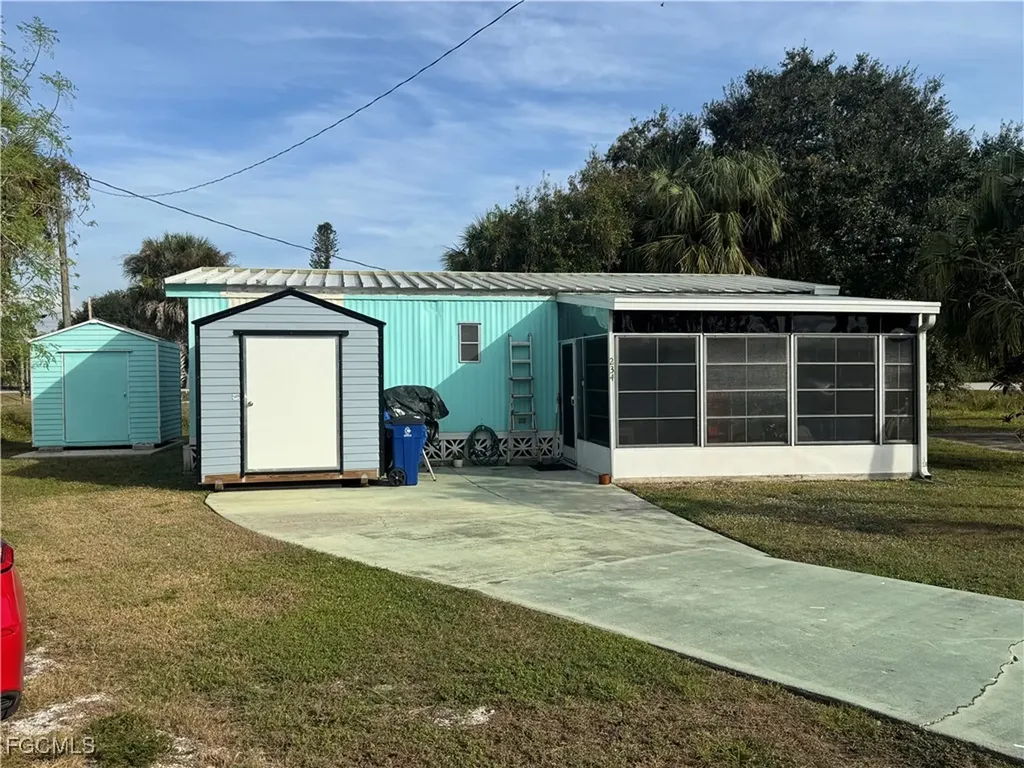 234 Lamplighter Lane North Fort Myers FL 33917