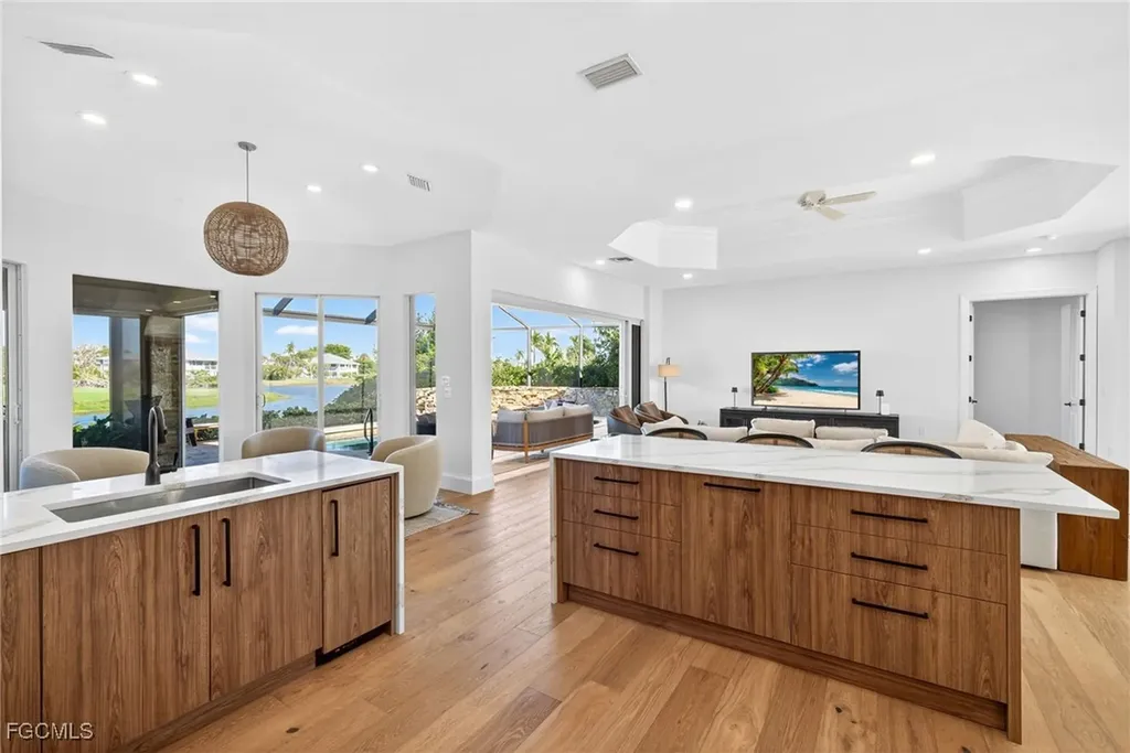 9008 Mockingbird Drive Sanibel FL 33957