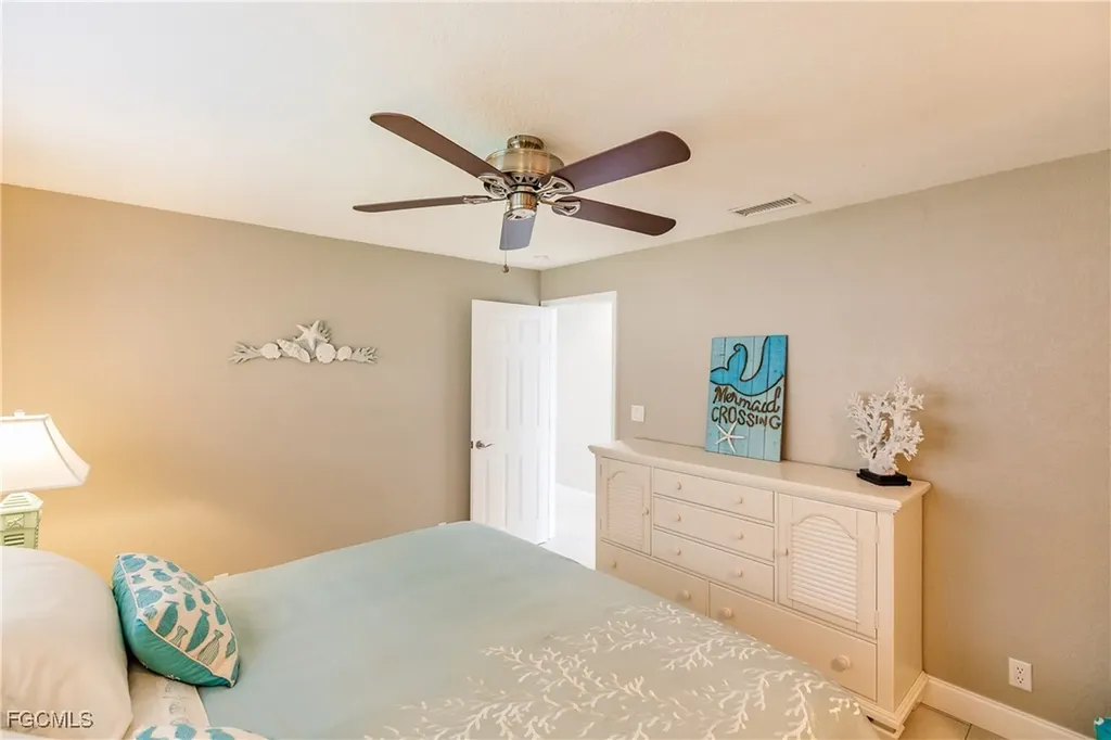 1424 Windsor Court Cape Coral FL 33904