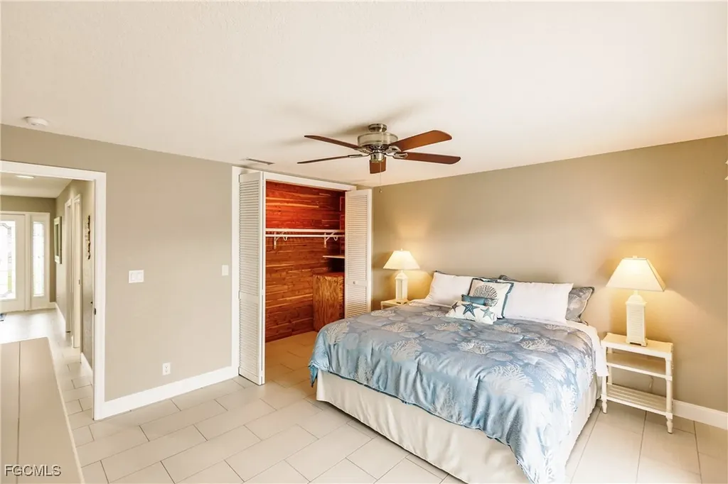 1424 Windsor Court Cape Coral FL 33904