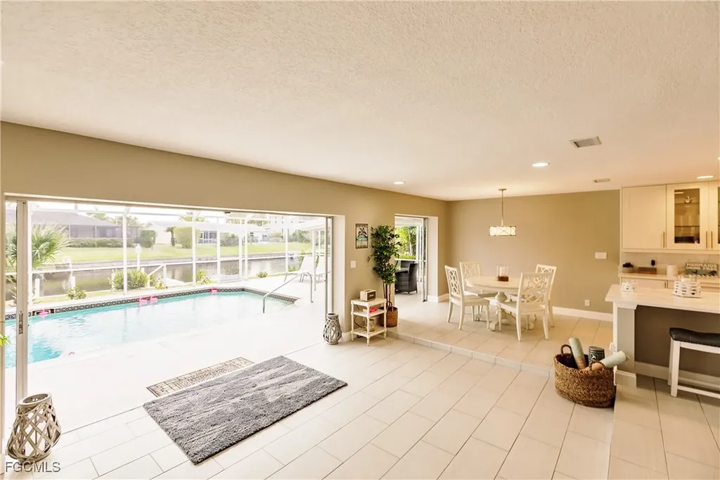 1424 Windsor Court Cape Coral FL 33904