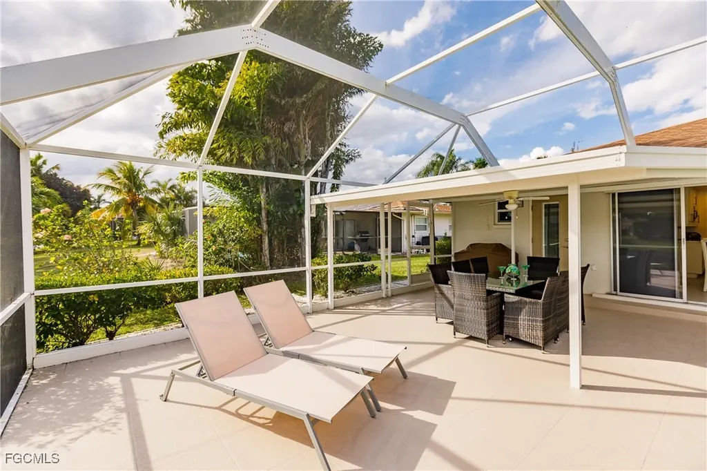 1424 Windsor Court Cape Coral FL 33904