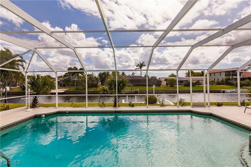 1424 Windsor Court Cape Coral FL 33904