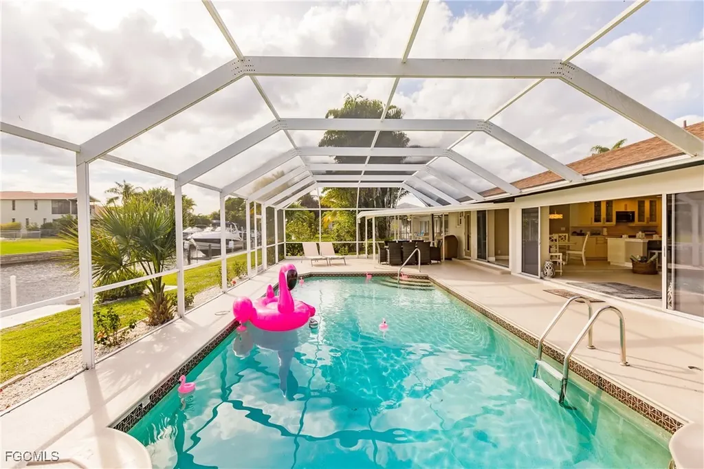 1424 Windsor Court Cape Coral FL 33904