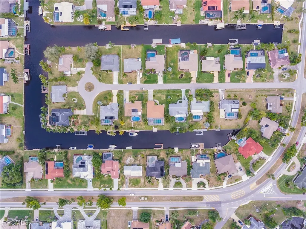 1424 Windsor Court Cape Coral FL 33904