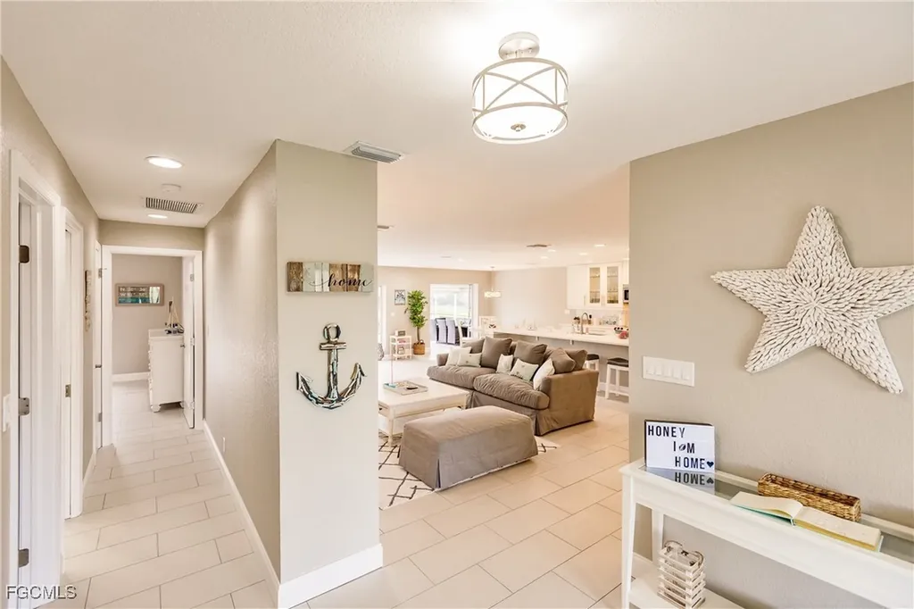 1424 Windsor Court Cape Coral FL 33904