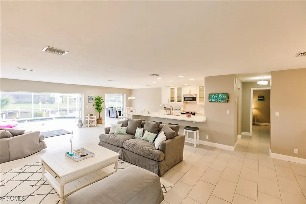 1424 Windsor Court Cape Coral FL 33904