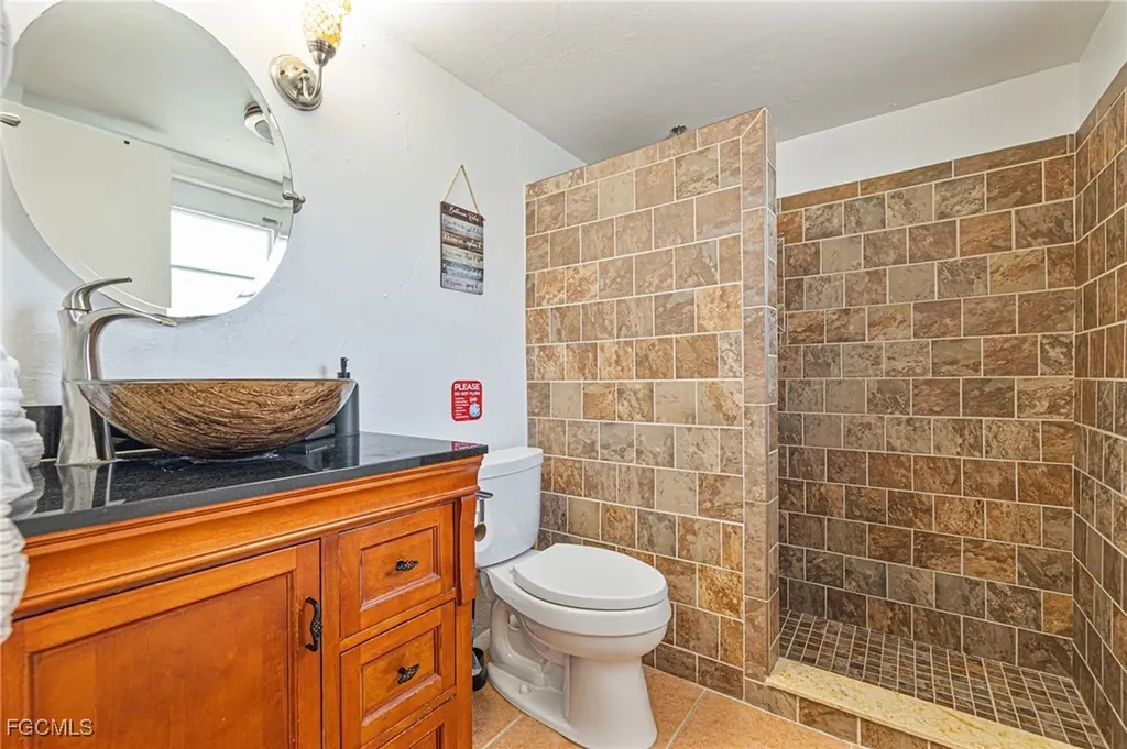 1628 Country Club Boulevard Cape Coral FL 33990