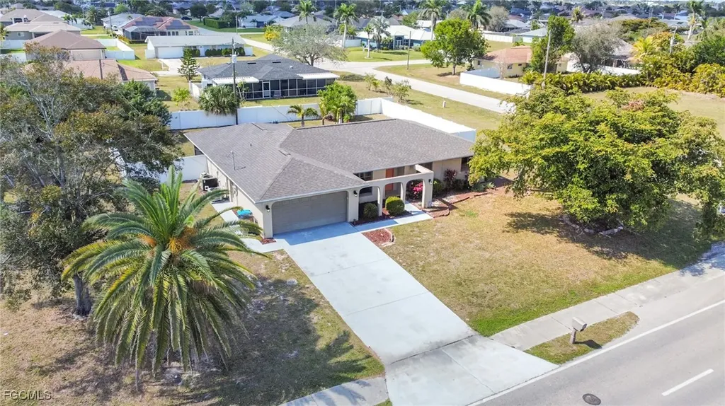 1628 Country Club Boulevard Cape Coral FL 33990