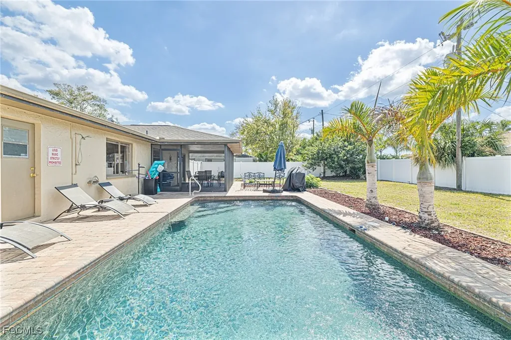 1628 Country Club Boulevard Cape Coral FL 33990