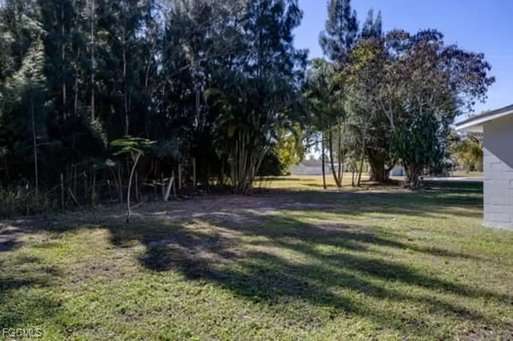 17770 Palm Beach Boulevard Alva FL 33920