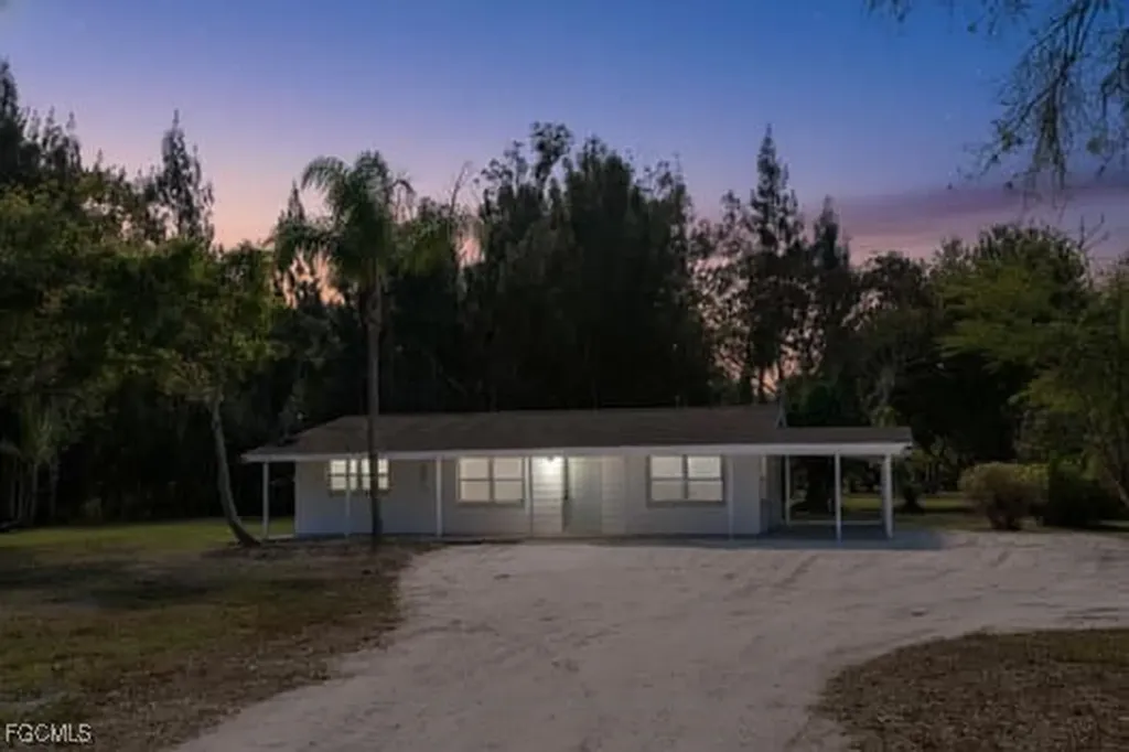 17770 Palm Beach Boulevard Alva FL 33920