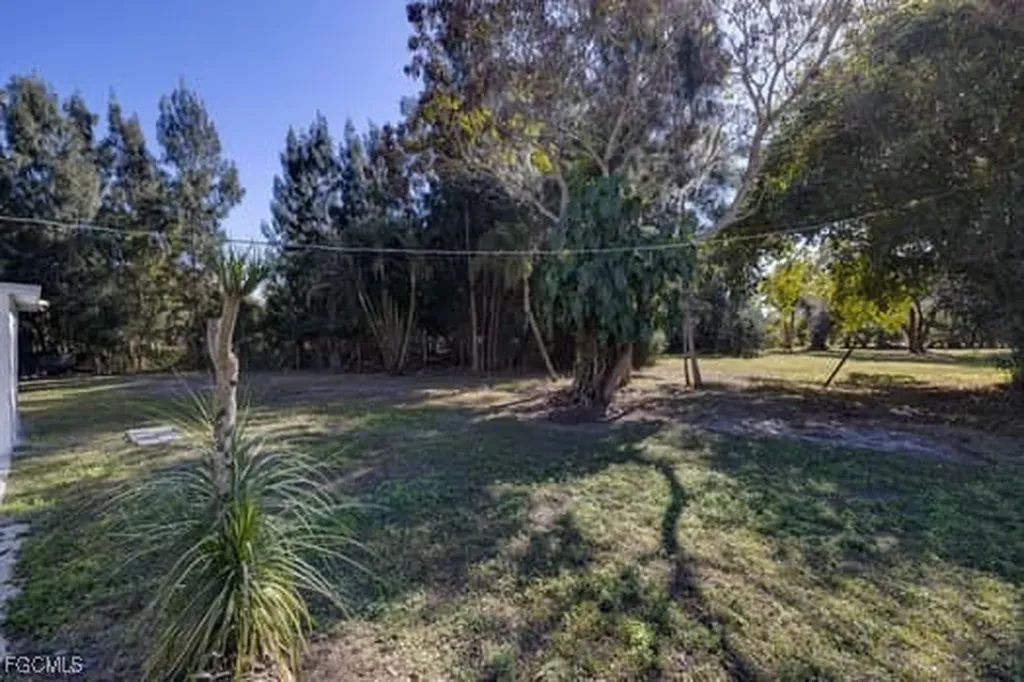 17770 Palm Beach Boulevard Alva FL 33920