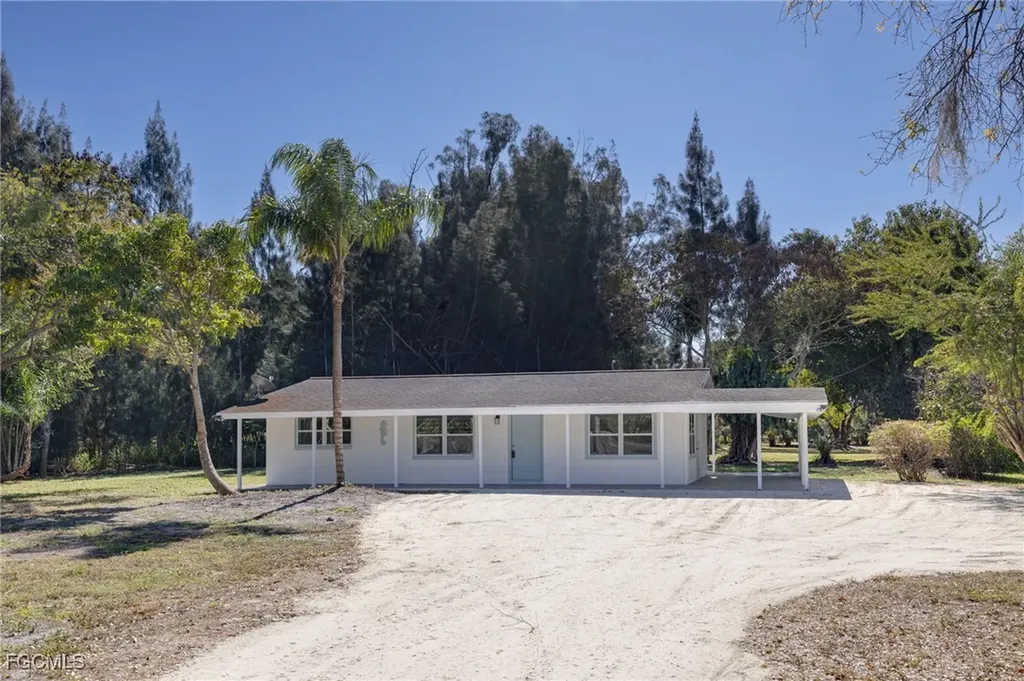 17770 Palm Beach Boulevard Alva FL 33920