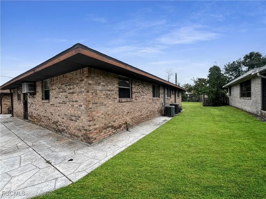 27917 Washington Street Bonita Springs FL 34135