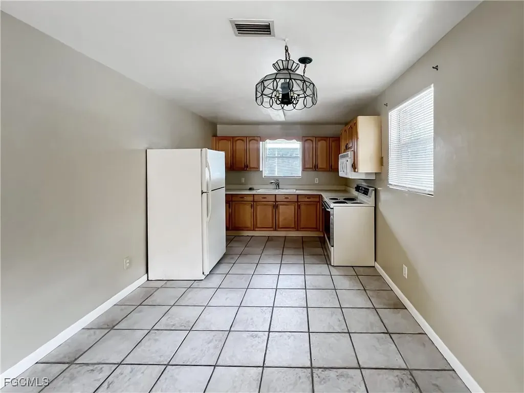 27917 Washington Street Bonita Springs FL 34135
