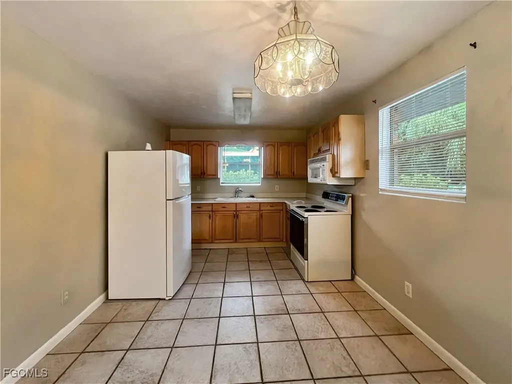 27917 Washington Street Bonita Springs FL 34135