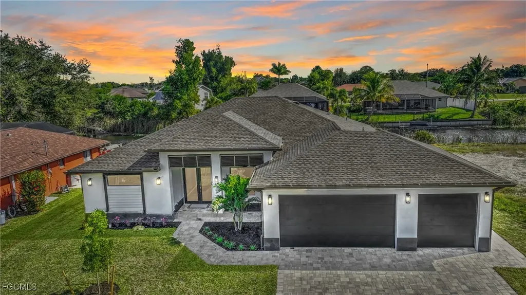 907 SW 15th Place Cape Coral FL 33991