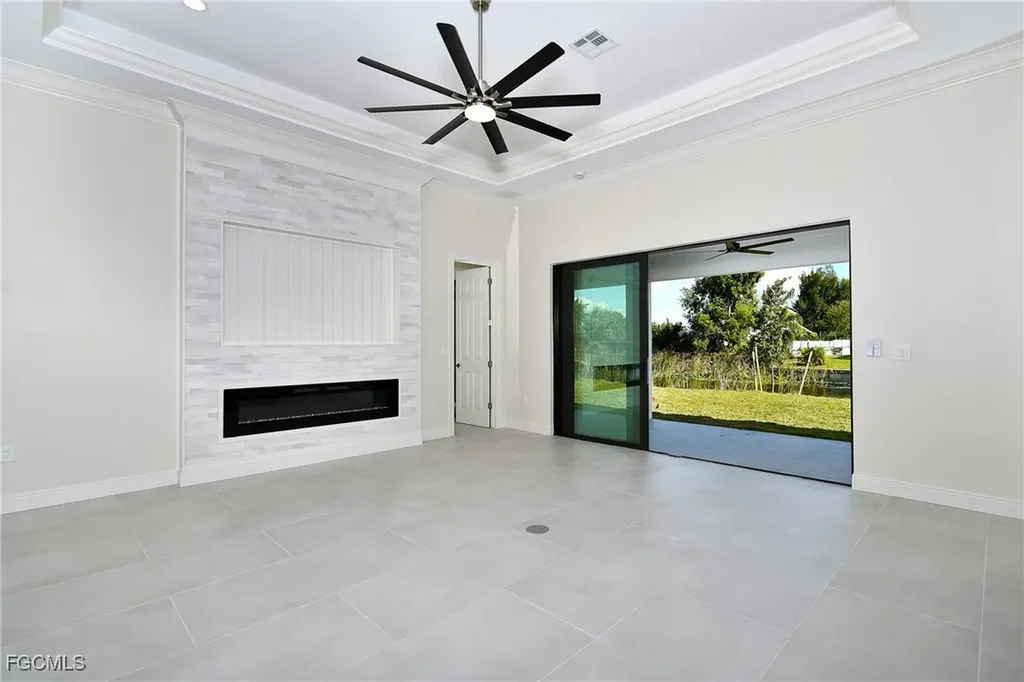 907 SW 15th Place Cape Coral FL 33991