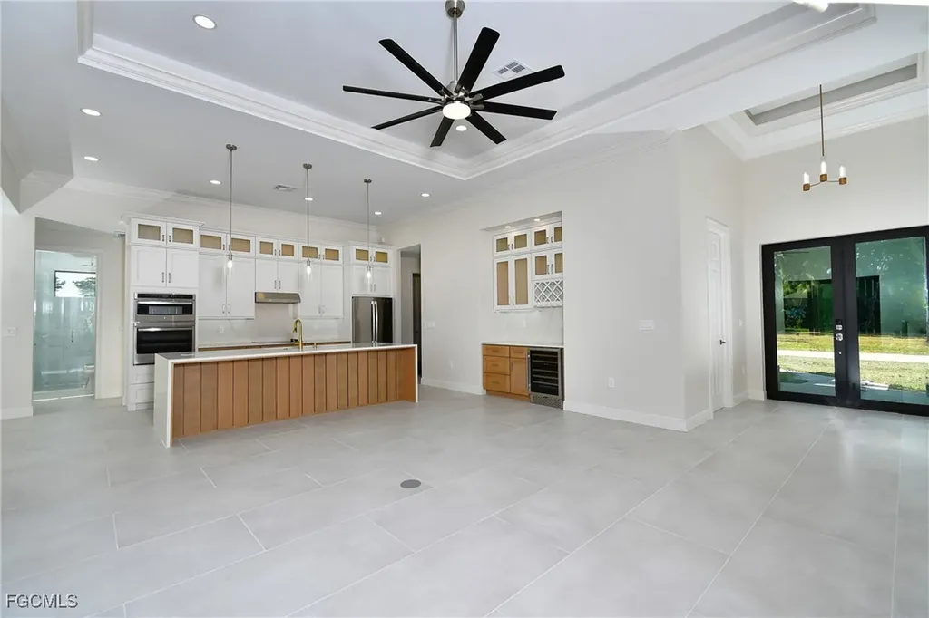 907 SW 15th Place Cape Coral FL 33991