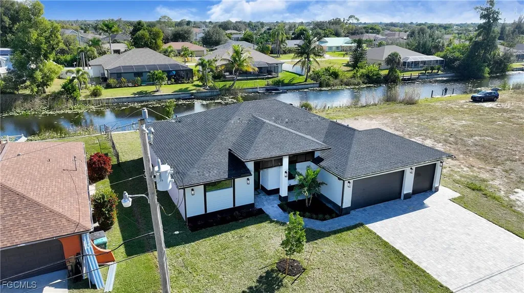 907 SW 15th Place Cape Coral FL 33991